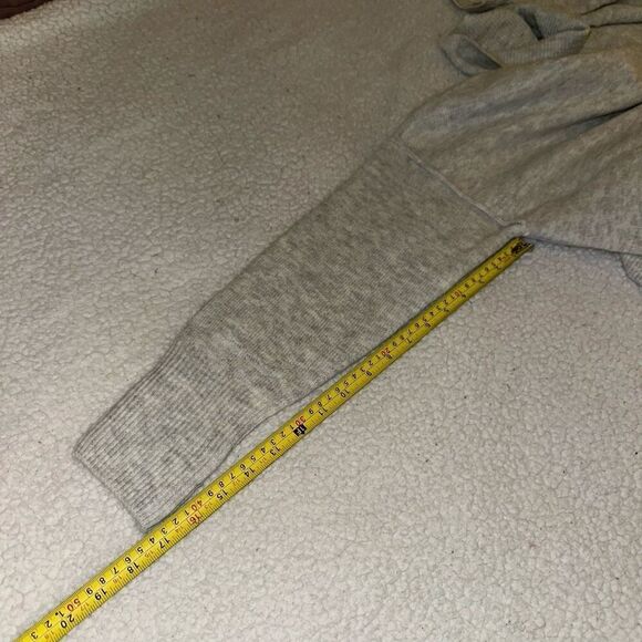 Vince Camuto Women’s Small Cozy Turtleneck Sweater Light Gray Super Soft NWT - Picture 11 of 12